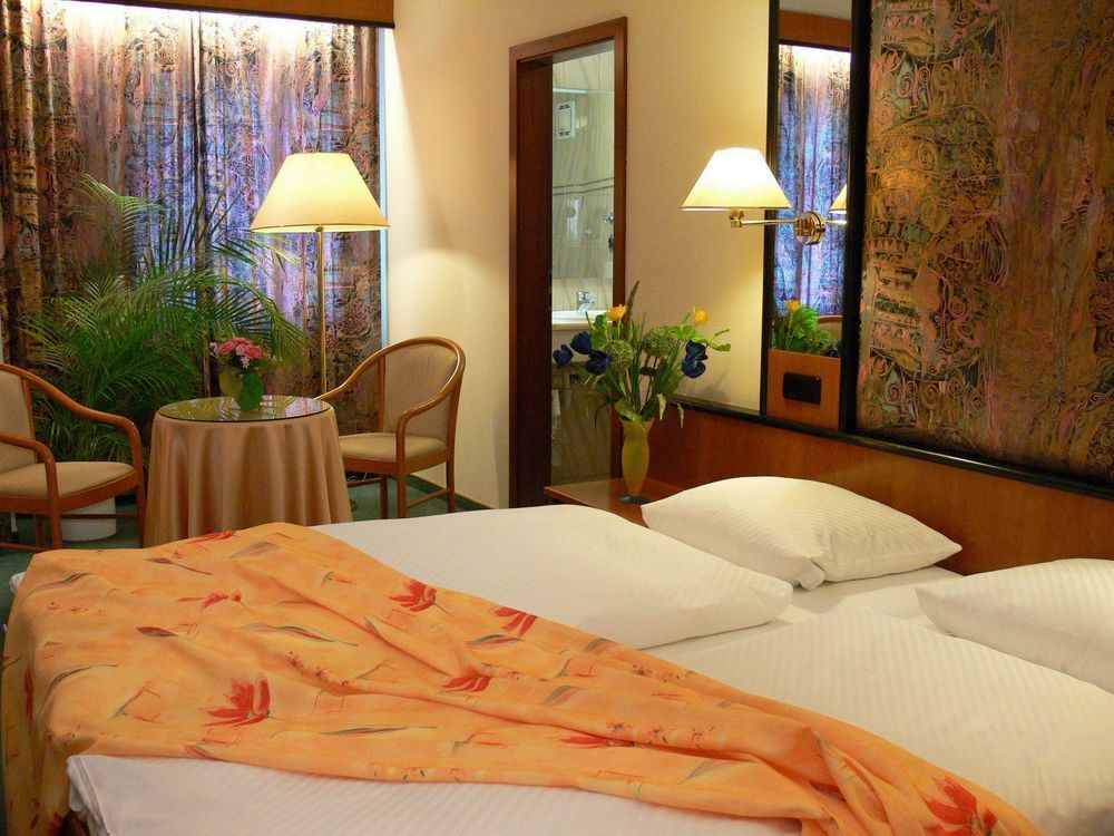 Akzent Hotel Loewen Langenargen Extérieur photo
